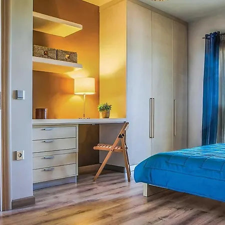 빌라 Sleeps 6 Air Con Wifi