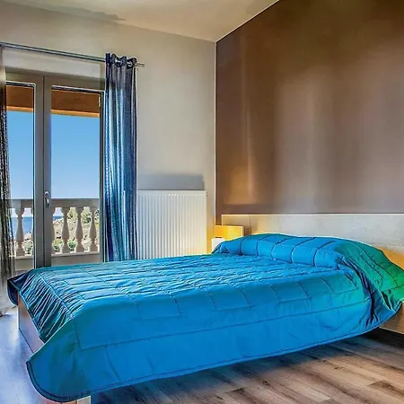 Sleeps 6 Air Con Wifi 빌라
