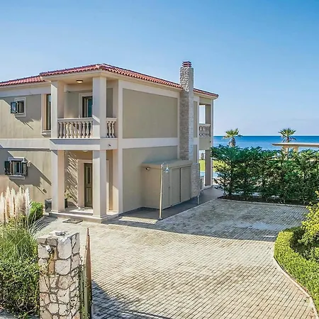 Sleeps 6 Air Con Wifi